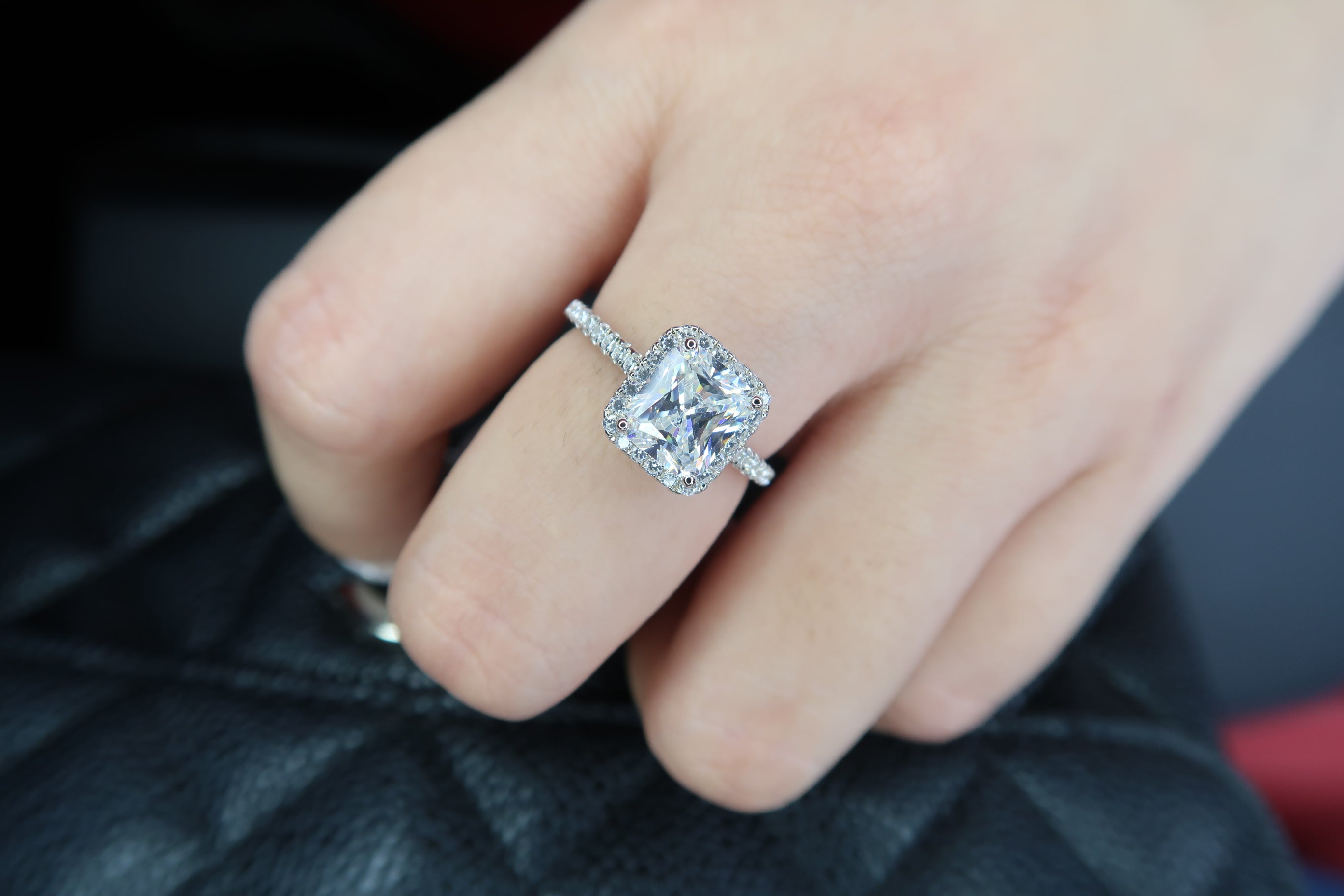 Cushion cut diamond sales ring 2 carat