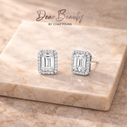 Amaryllis 1 Carat Emerald Cushion Ear Studs