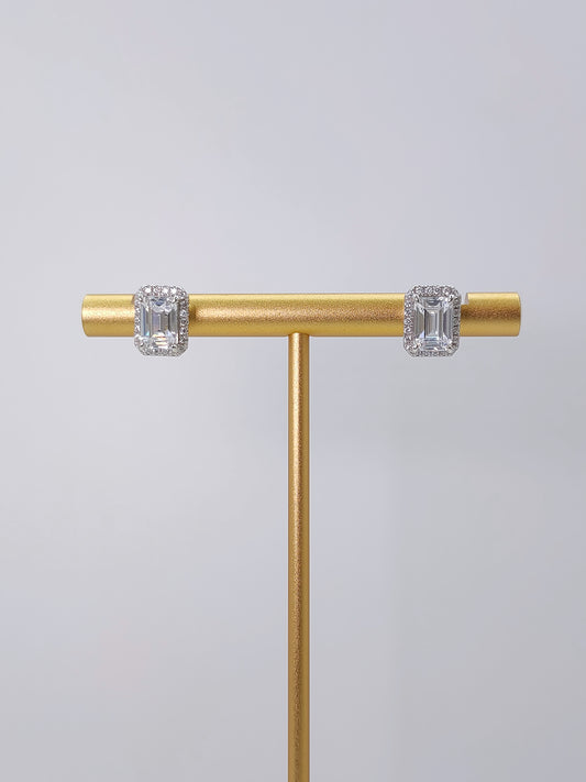 Amaryllis 1 Carat Emerald Cushion Ear Studs