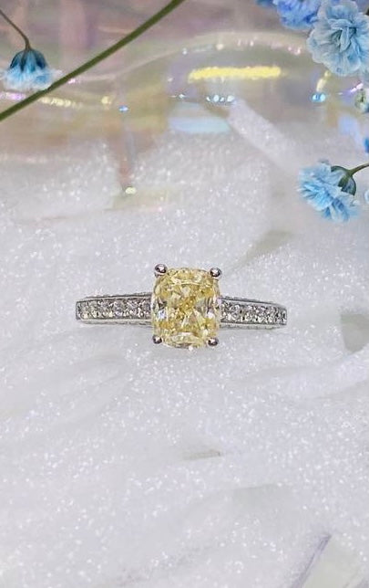 Muriel 1 Carat Ring in Fancy Yellow